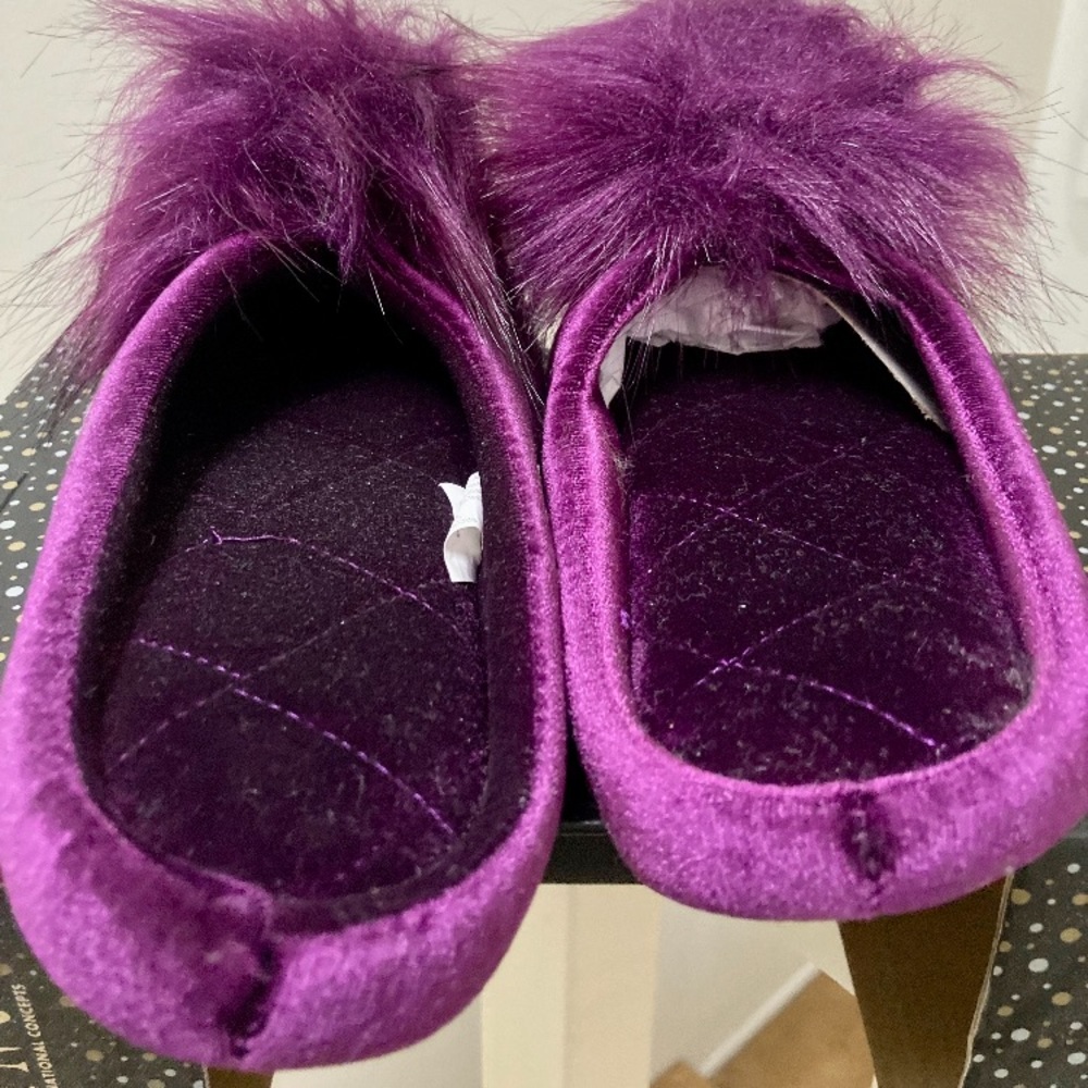 INC - Women’s Faux Fur Slippers. Size Small 5-6